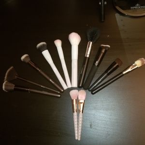 12 Face makeup brushes